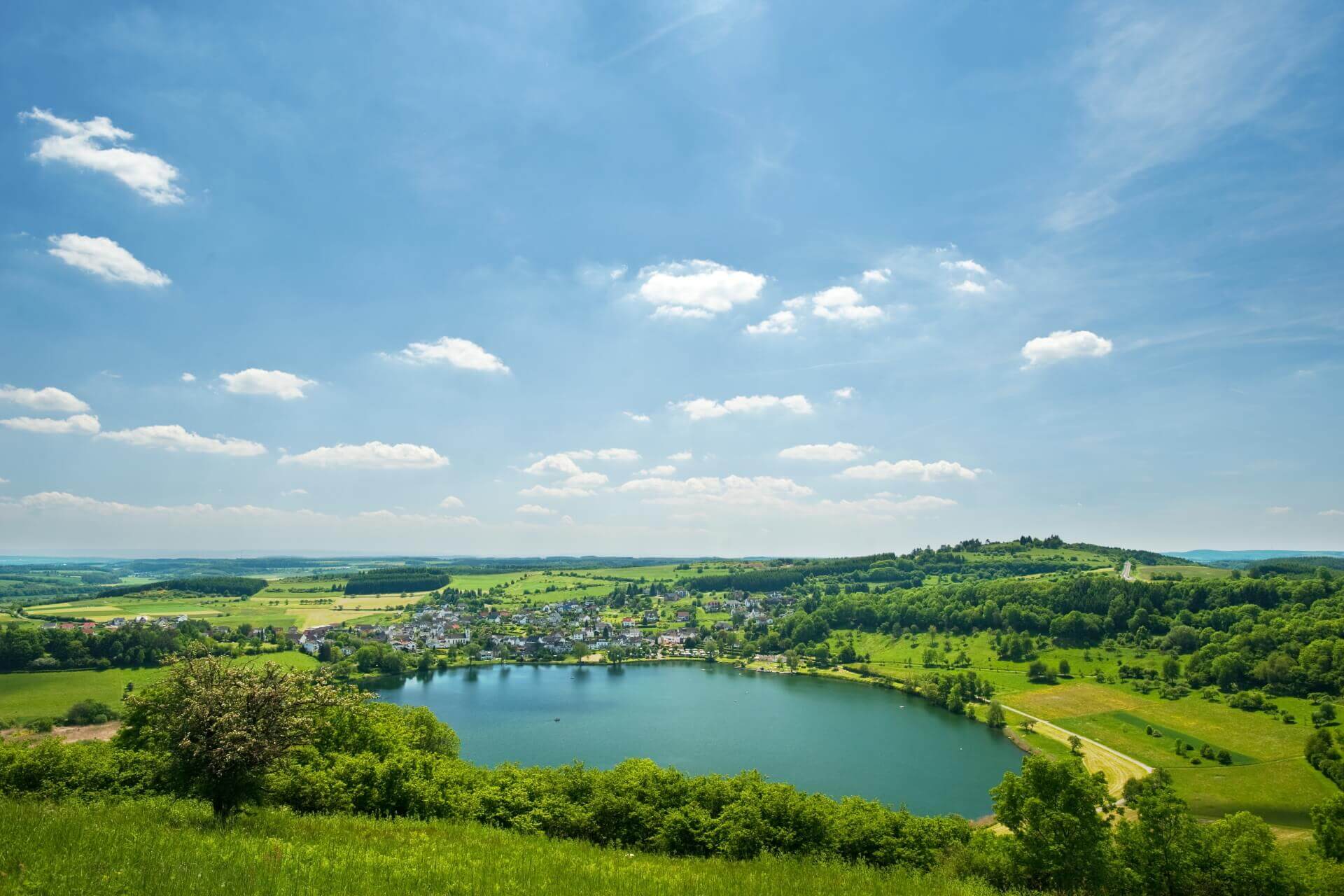 Maare und Kraterseen in der Eifel entdecken